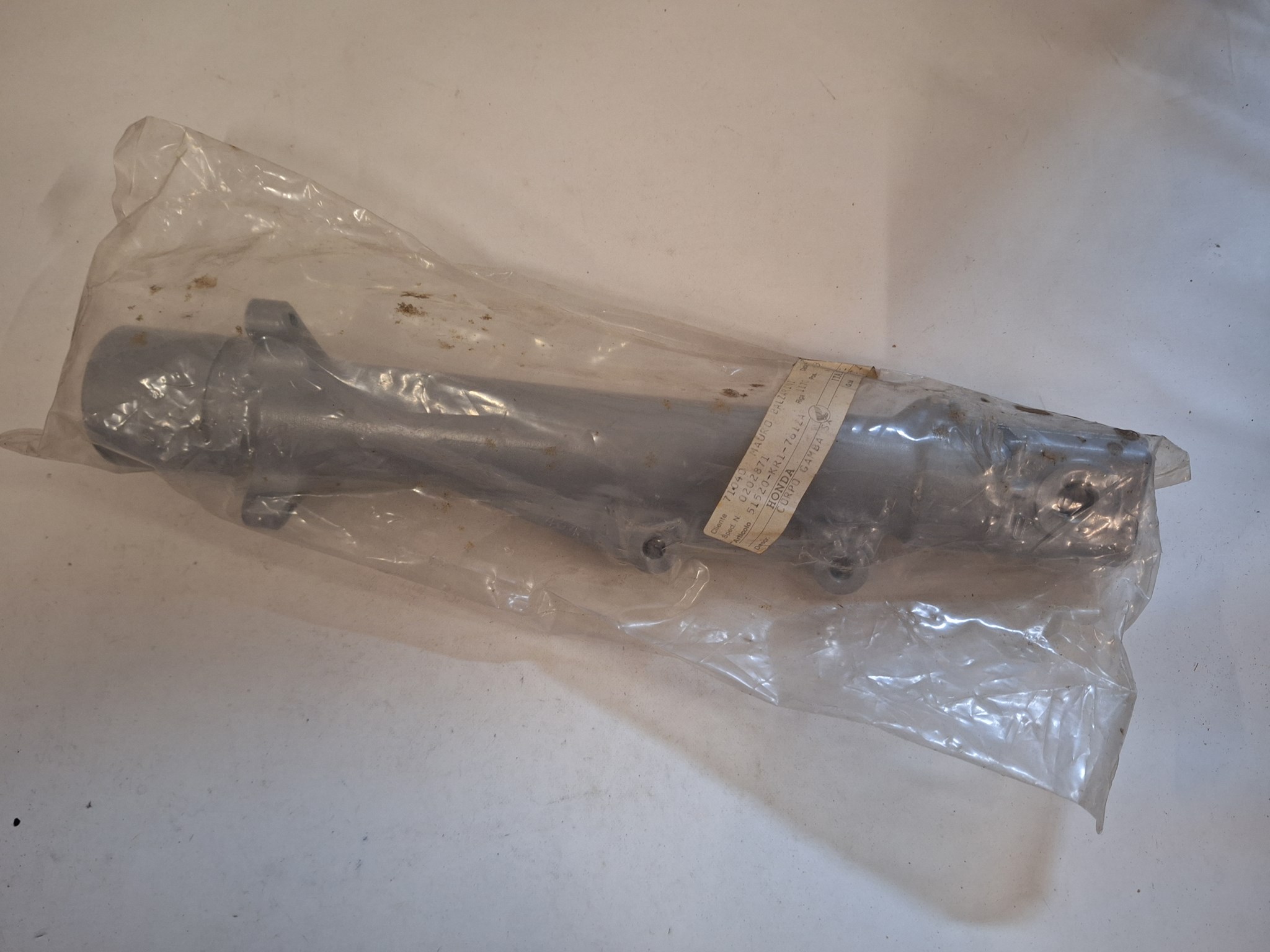 Picture of CASE,L.BOTT*NH-1*  51520-KR1-761ZA